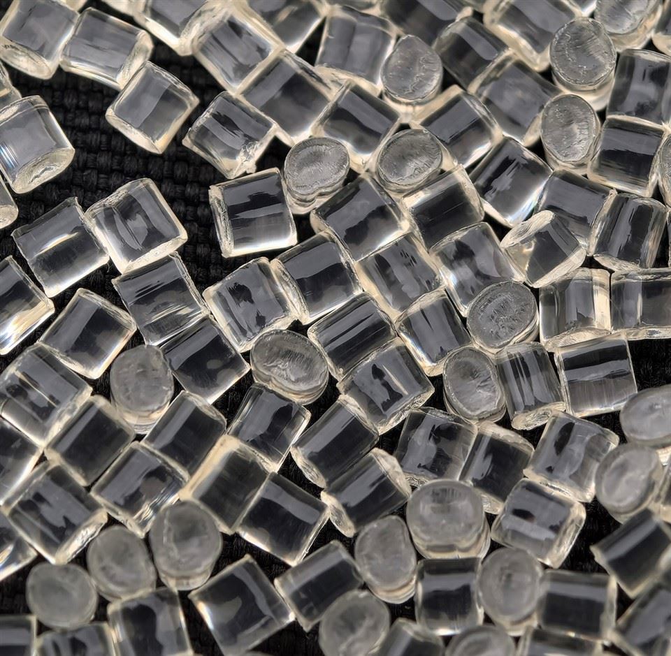Chips de poliéster reciclado catiónico